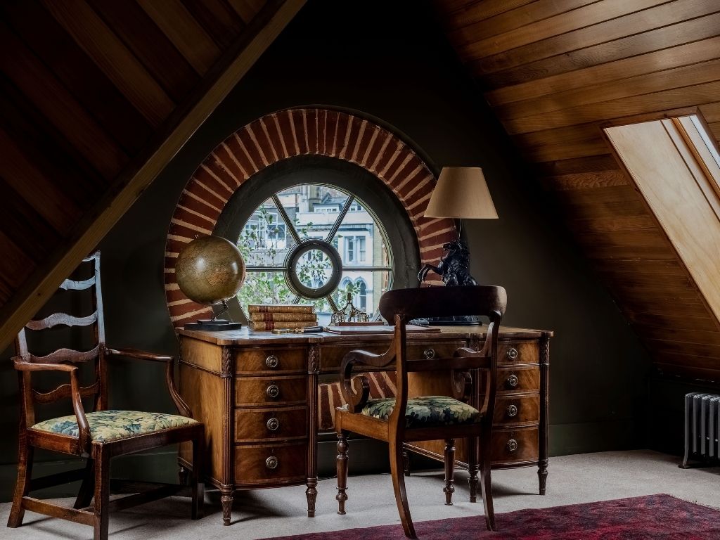 Rookery Nest landscape desk