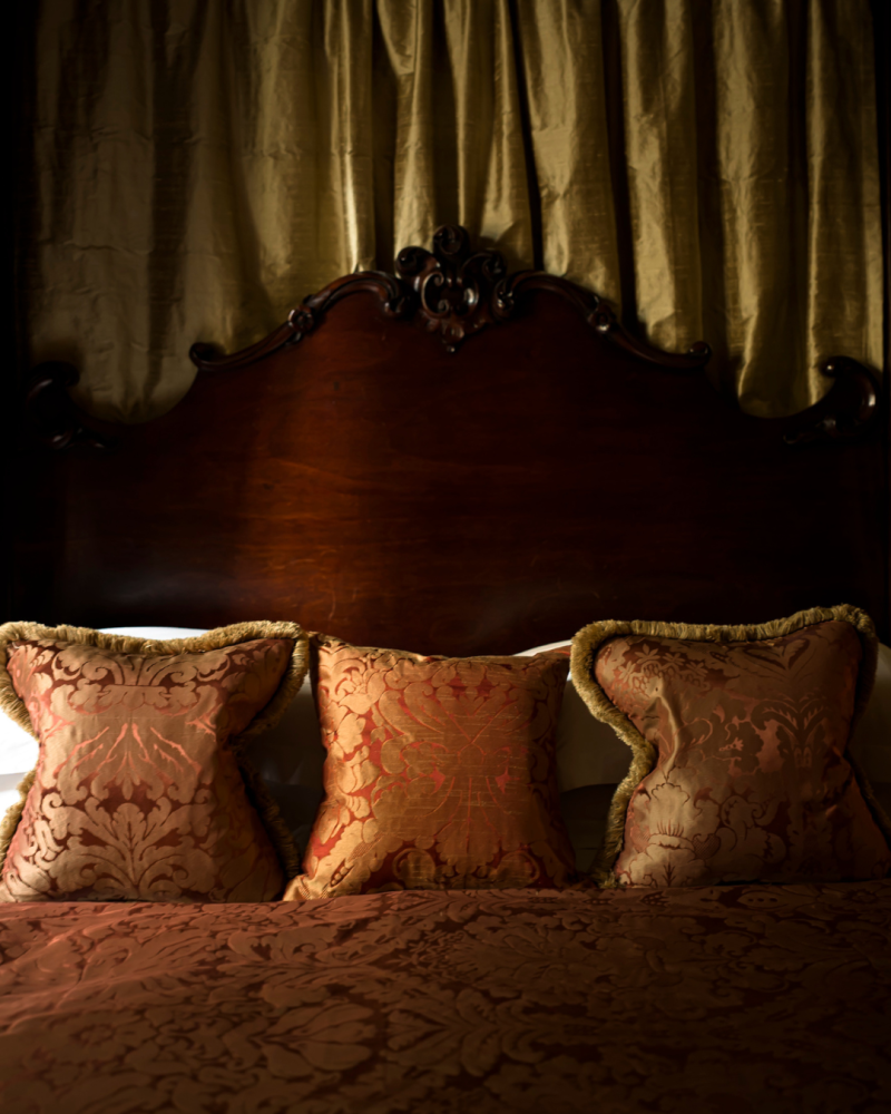 Rookery Portrait Junior Suite G1 bed (3)