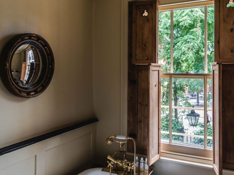 Rookery Superior Four Poster landscape bathroom